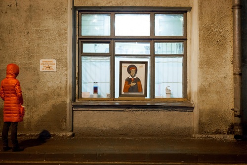 Window exhibition №8: Dunno, 2014