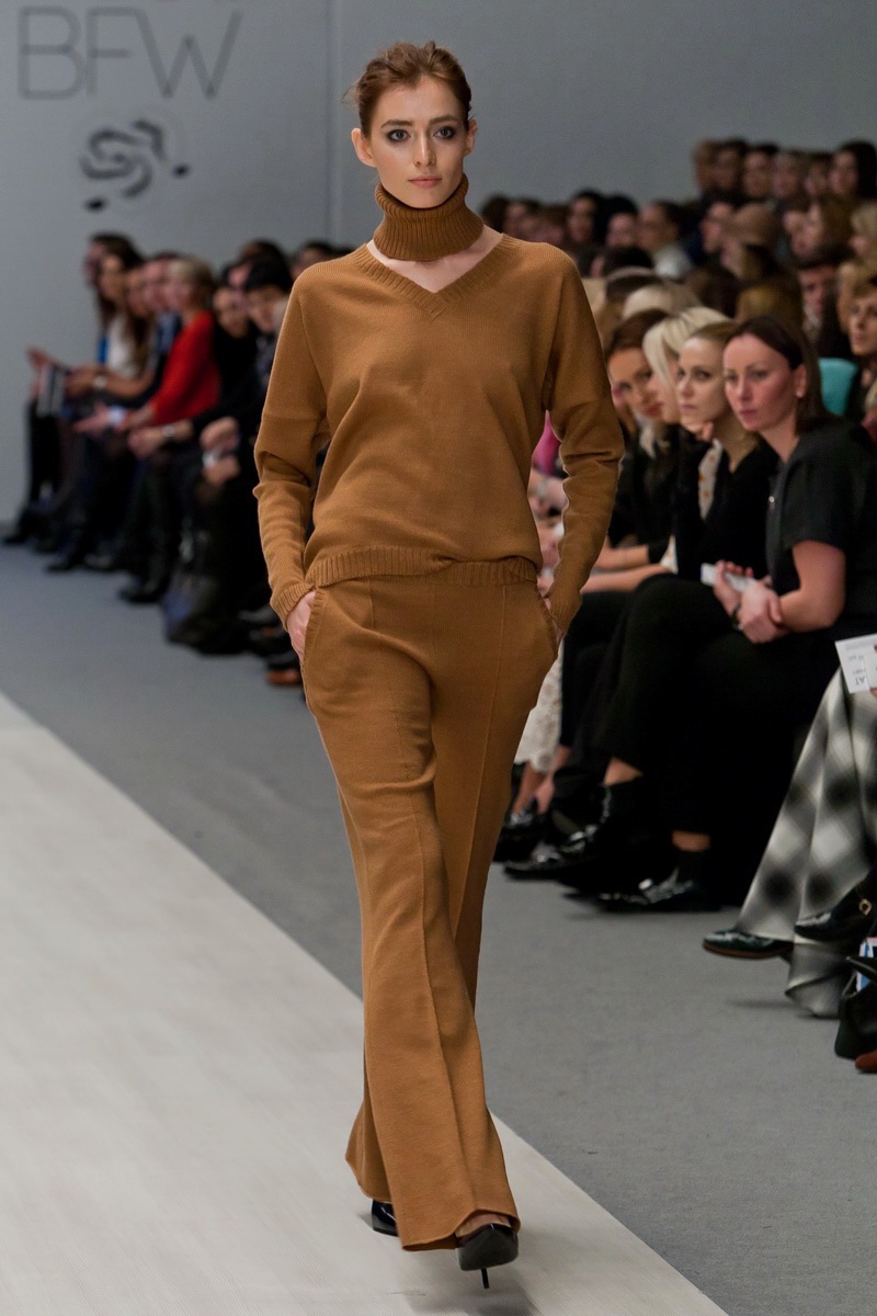 FASHION WEEK