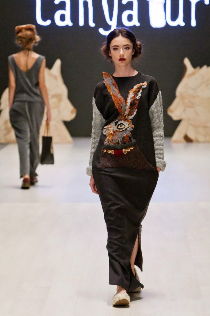 FASHION WEEK
