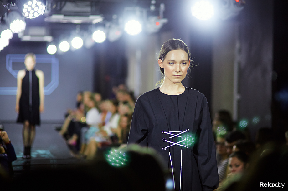 FASHION WEEK
