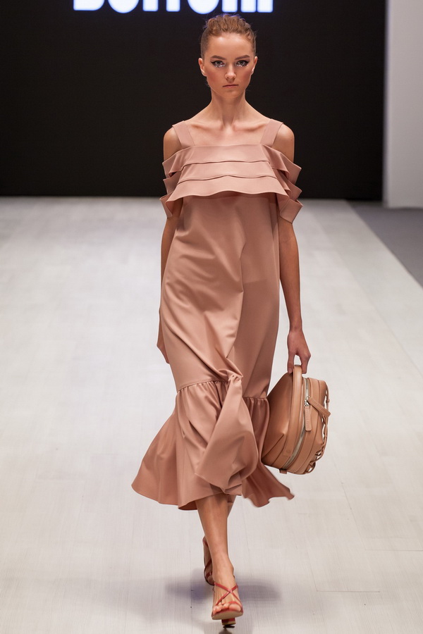 FASHION WEEK