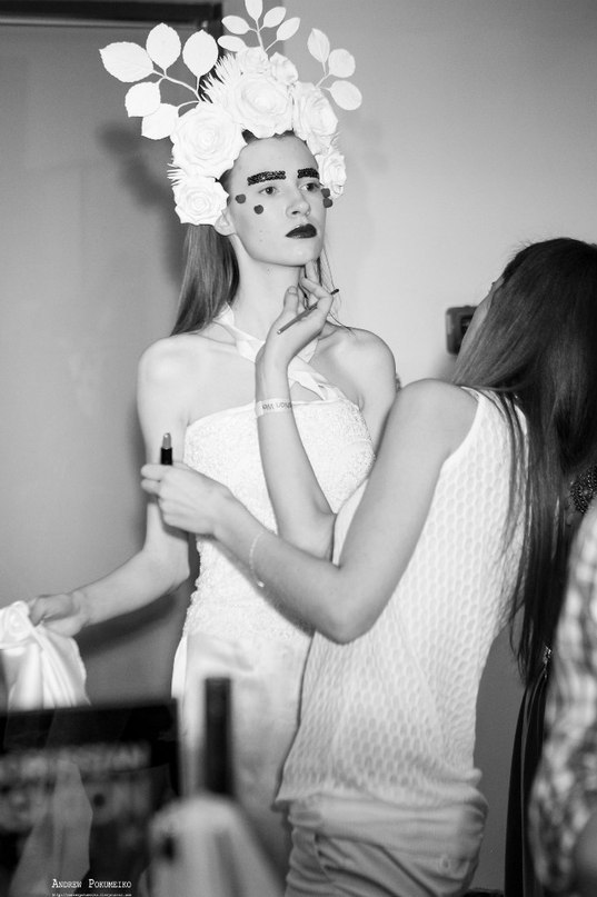 FASHION WEEK