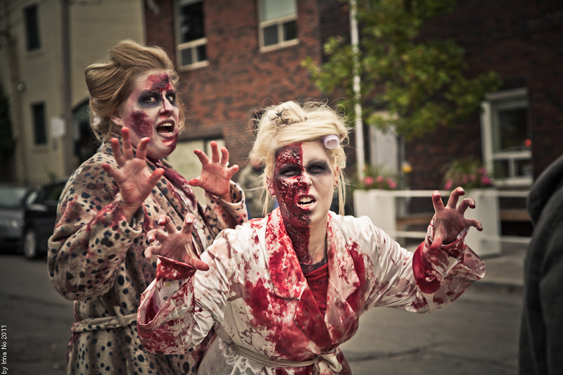 Reportage - Toronto Zombie Walk 2011