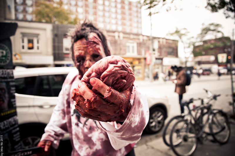Reportage - Toronto Zombie Walk 2011