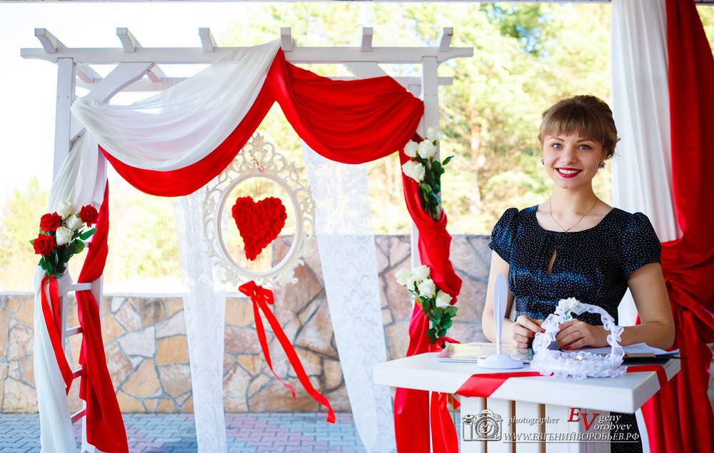 Выездная Свадебная церемония Красноярск фотограф фотосессия регистратор арка