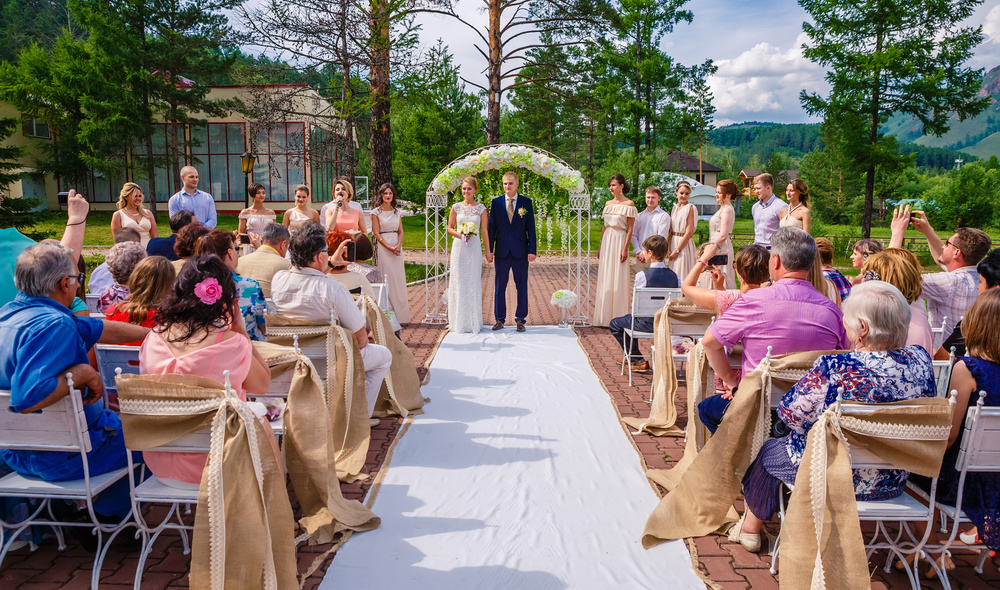 Свадебная церемония Красноярск фотограф фотосессия красивая невеста жених подружки невесты платье