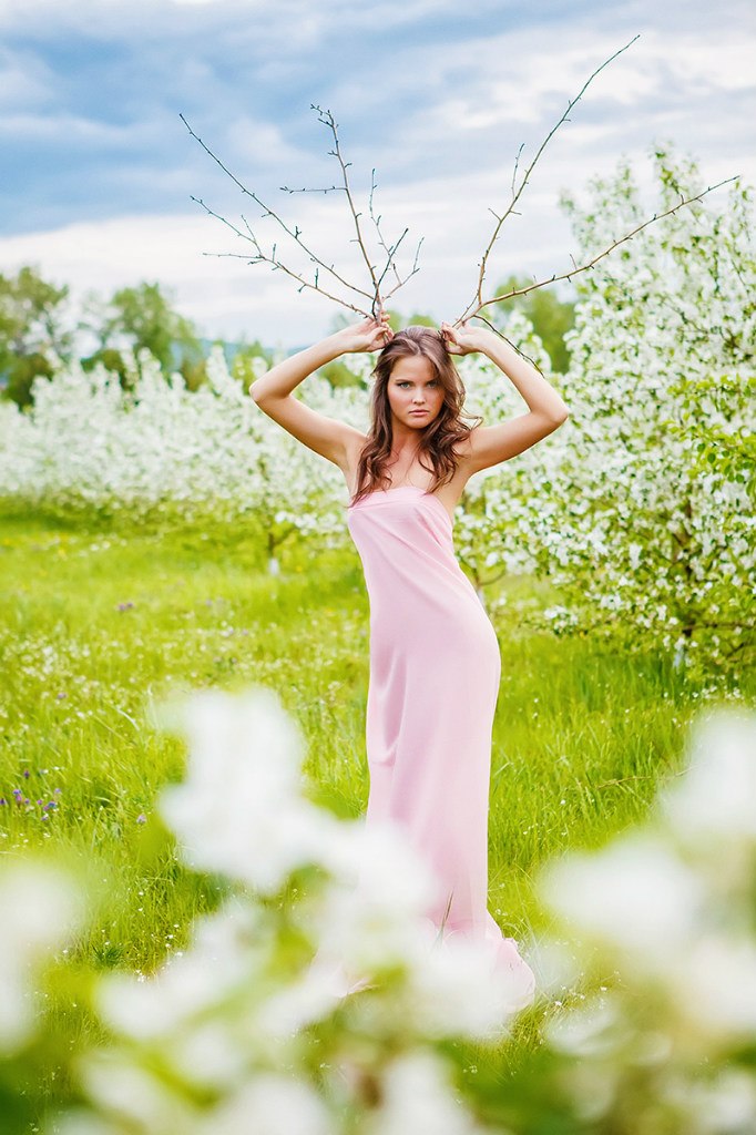 фотосессия фотограф Красноярск красивая девушка весна лето природа цветы яблоня