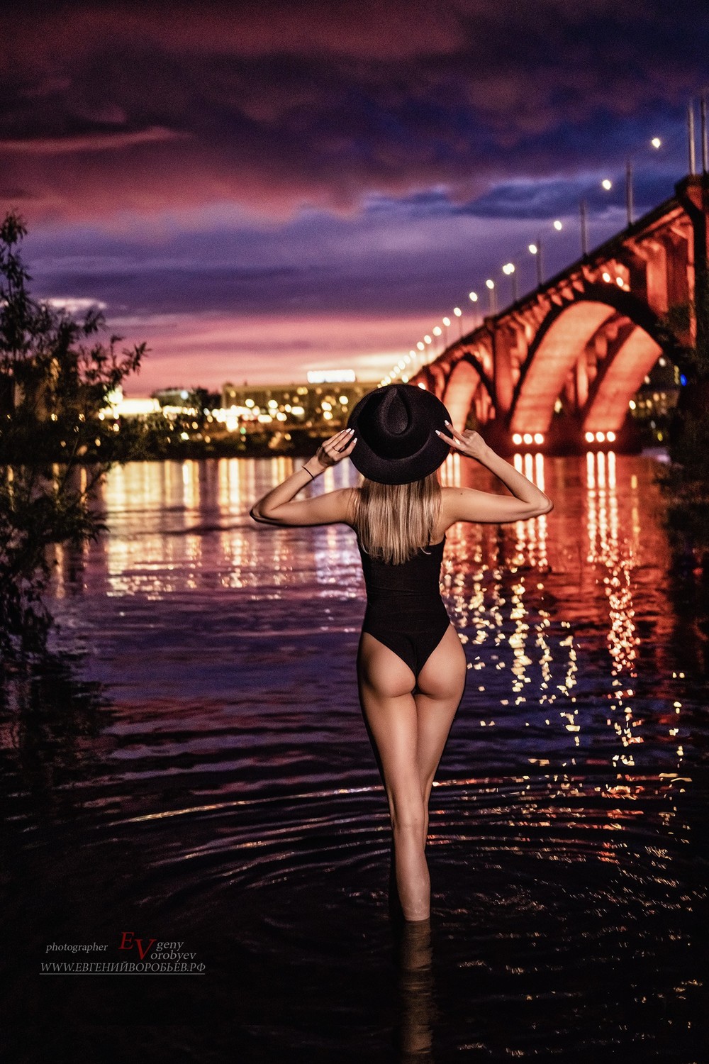 Енисей Красноярск мост красивая девушка фотосессия фотограф попа белье трусы фитнес