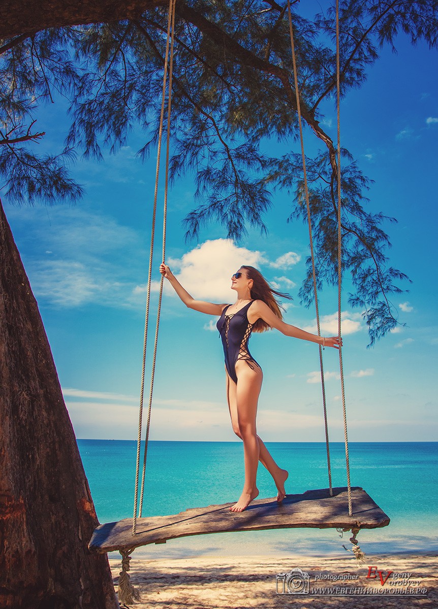 фотограф фотосессия Пхукет девушка купальник пляж красивое место качель море