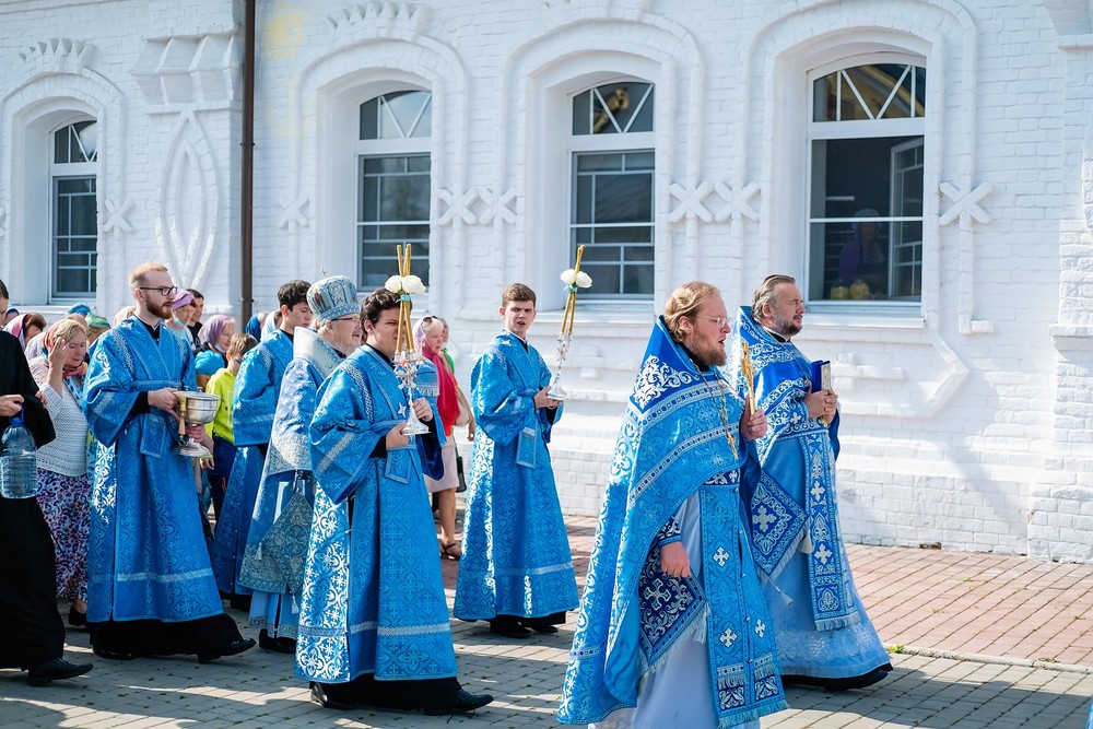 крестный ход успенский мужской монастырь Красноярск патриарх Енисей праздник