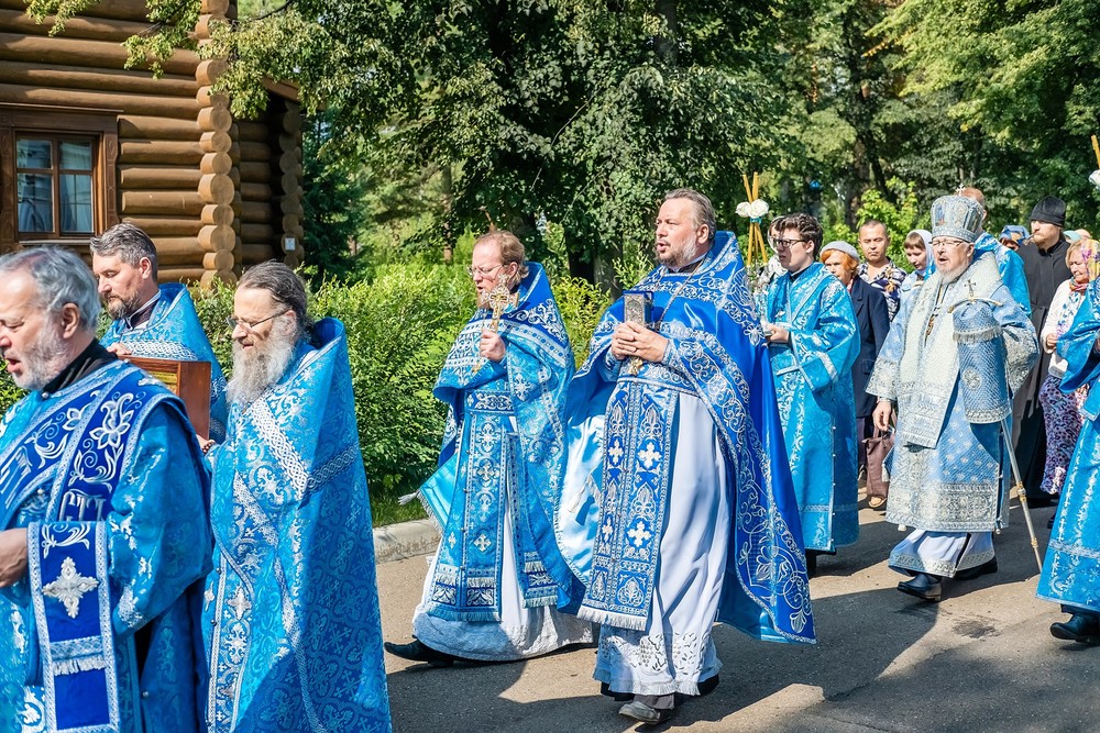 крестный ход успенский мужской монастырь Красноярск патриарх Енисей праздник