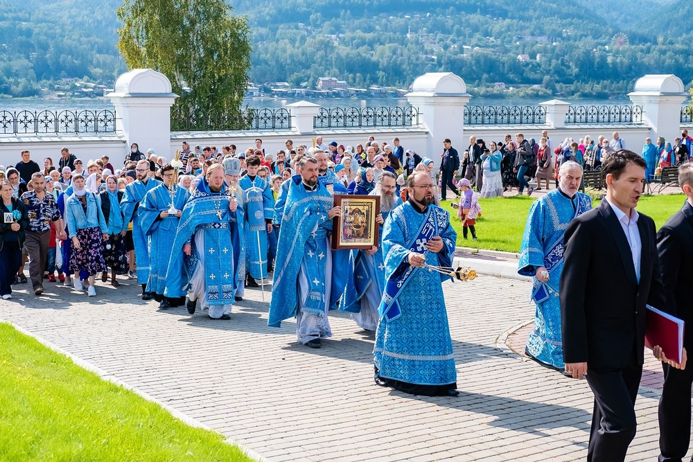 крестный ход успенский мужской монастырь Красноярск патриарх Енисей праздник