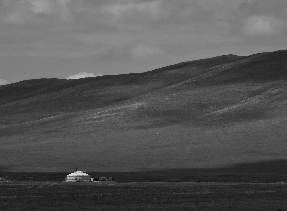 Монголия: Черное и белое