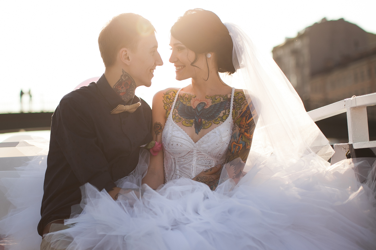 Свадьба татуированных людей