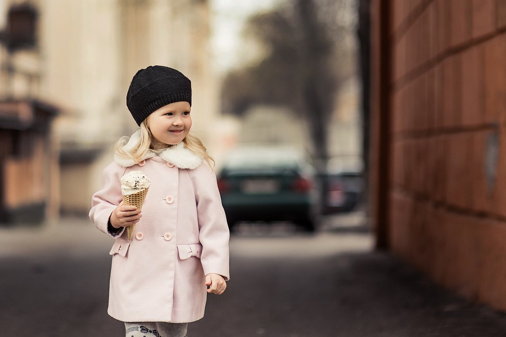 Детская фотосессия - Элина и мороженое