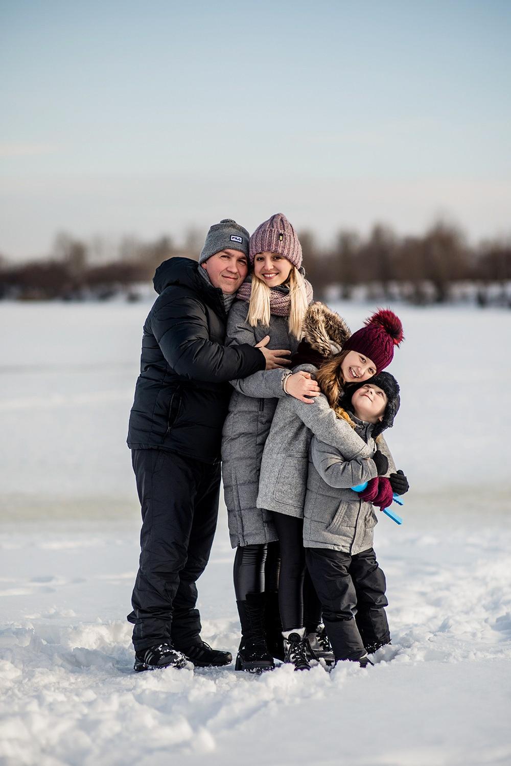 Семейные фотосессии - Снежная прогулка