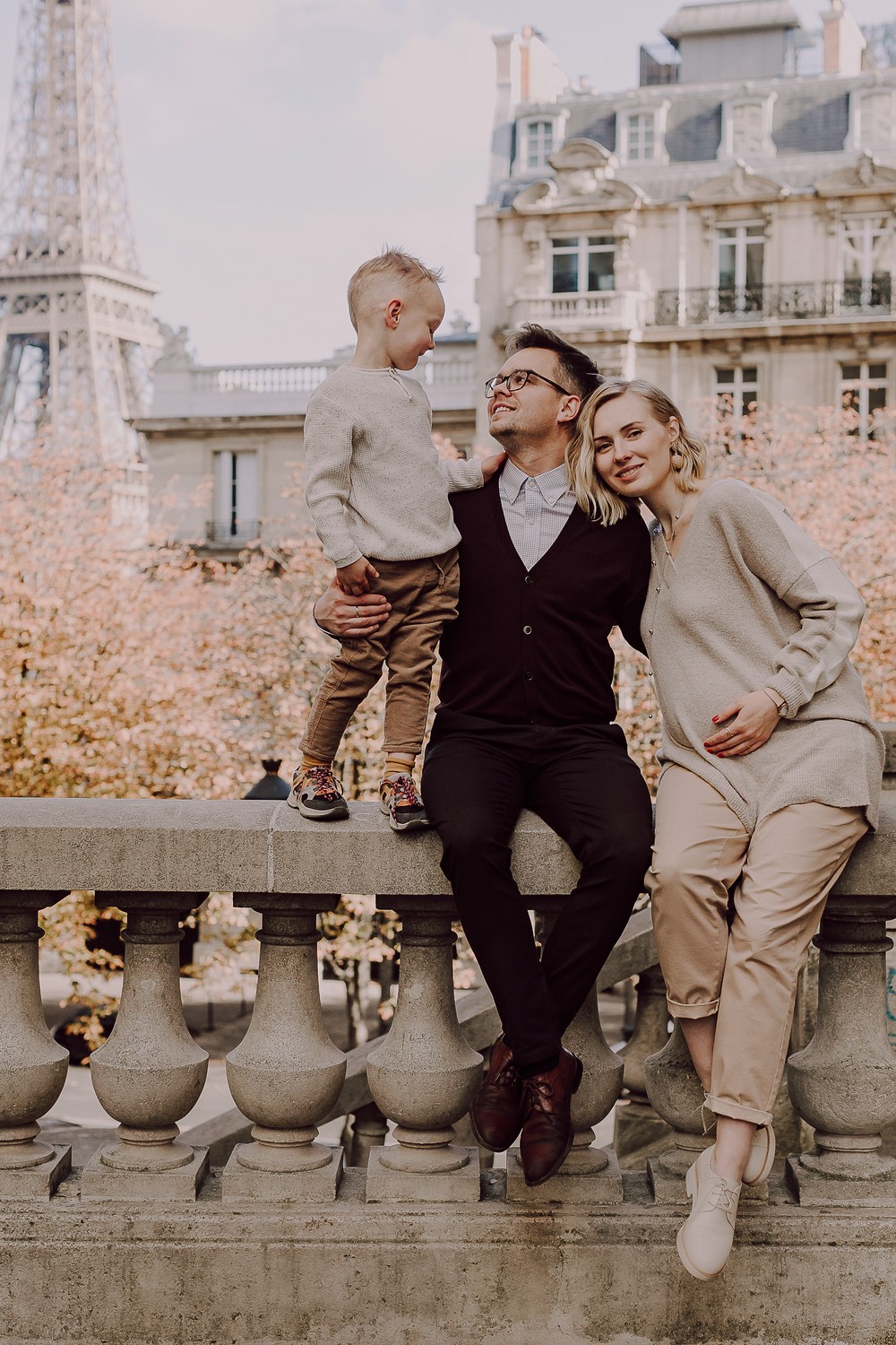 FAMILY IN PARIS