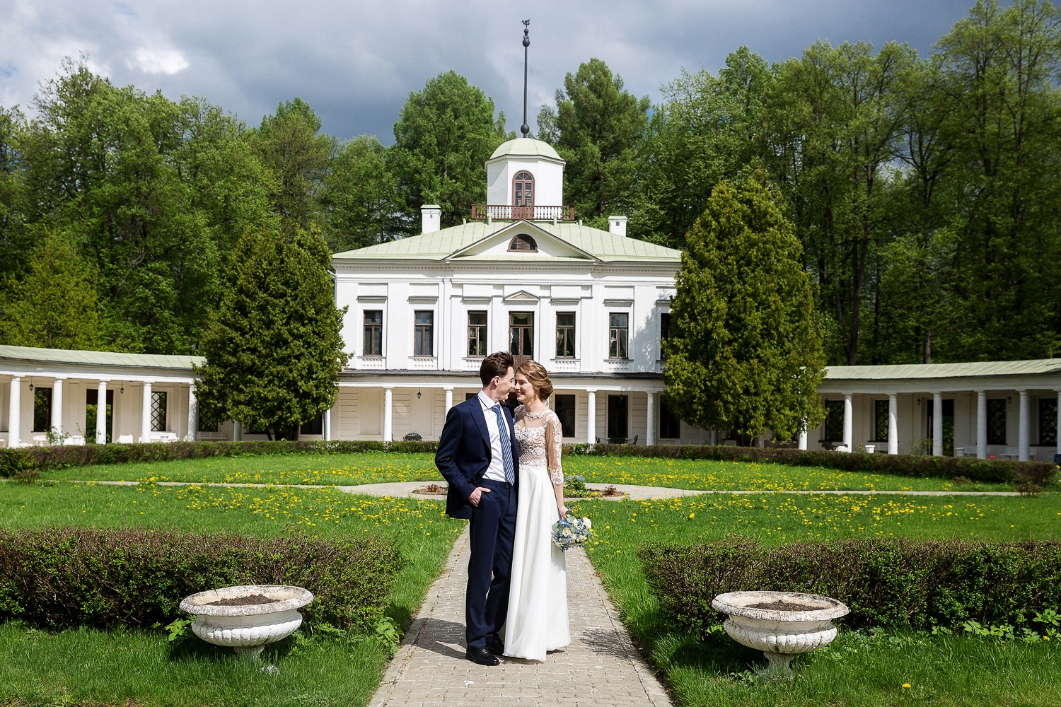 Свадебная фотосессия в Усадьбе Середниково