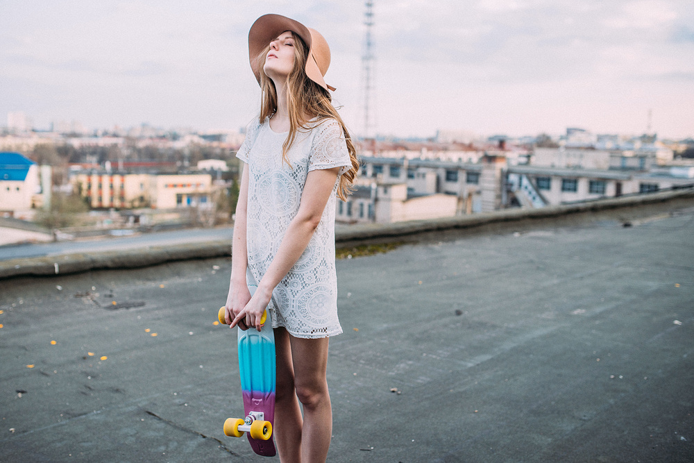 SPRING SKATER GIRL