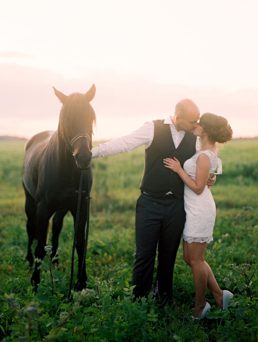 Rustic wedding with horses and owl in Dobromysli Film