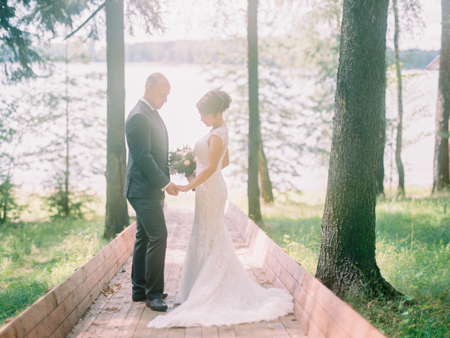 Rustic wedding with horses and owl in Dobromysli Film