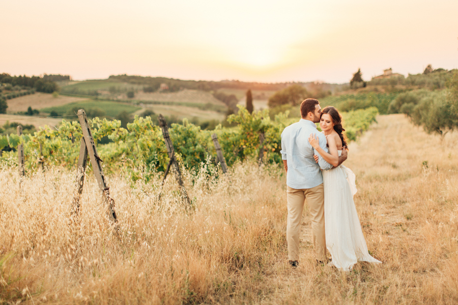 Lifestyle love shoot in Tuscany