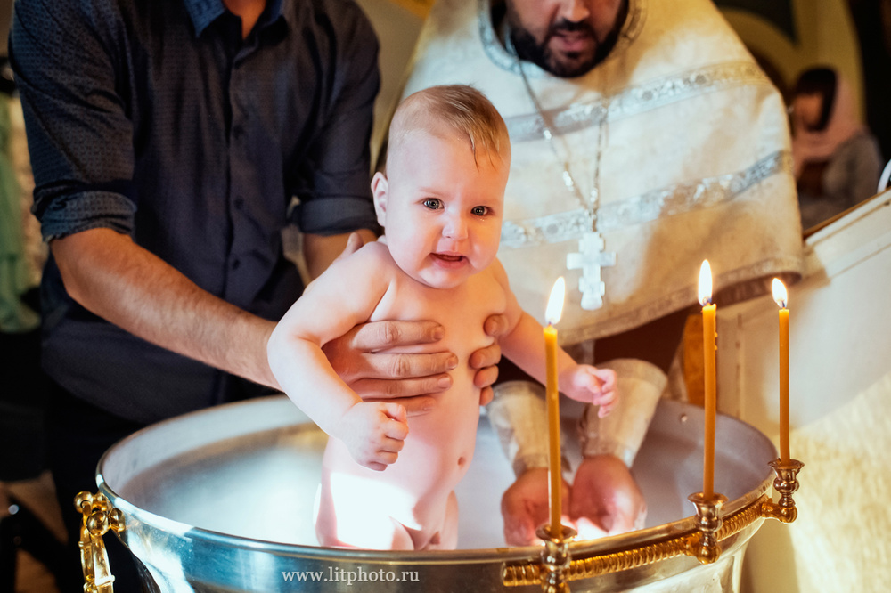 Крестят ли детей на пасху. Крещение во Владимирском храме иконы Божьей матери в Куркино. Новленское крещение.