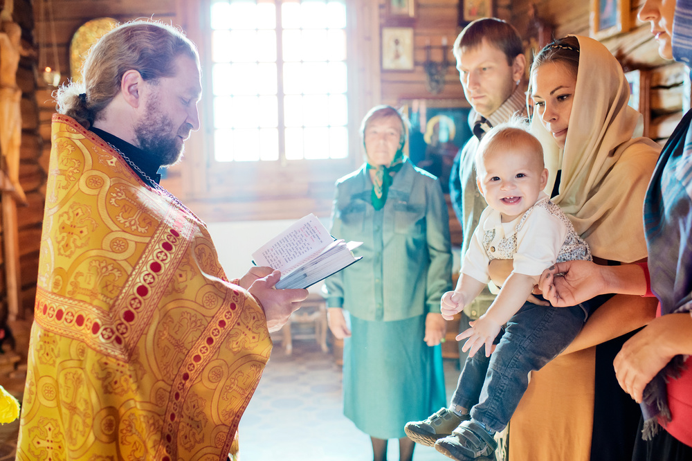 крещение в Храме иконы Божией Матери Троеручица в Орехово-Борисово. Фотограф на крестины