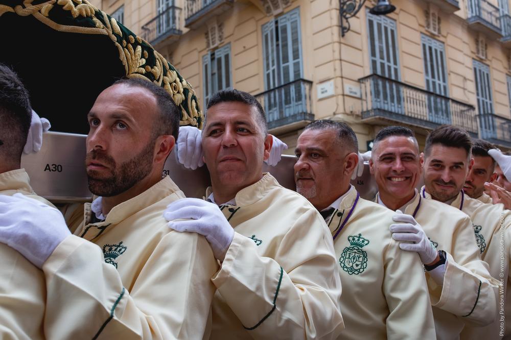 Semana Santa 2025, Domingo de Ramos, Lágrimas y Favores