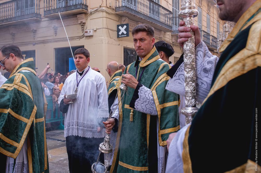 Semana Santa 2025, Domingo de Ramos, Lágrimas y Favores
