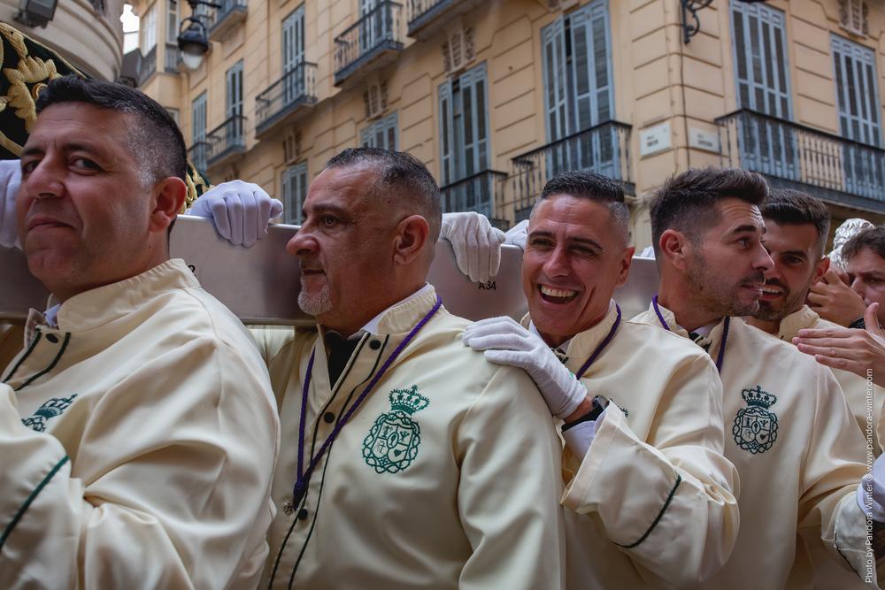 Semana Santa 2025, Domingo de Ramos, Lágrimas y Favores