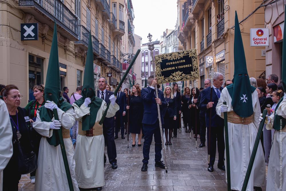 Semana Santa 2025, Domingo de Ramos, Lágrimas y Favores