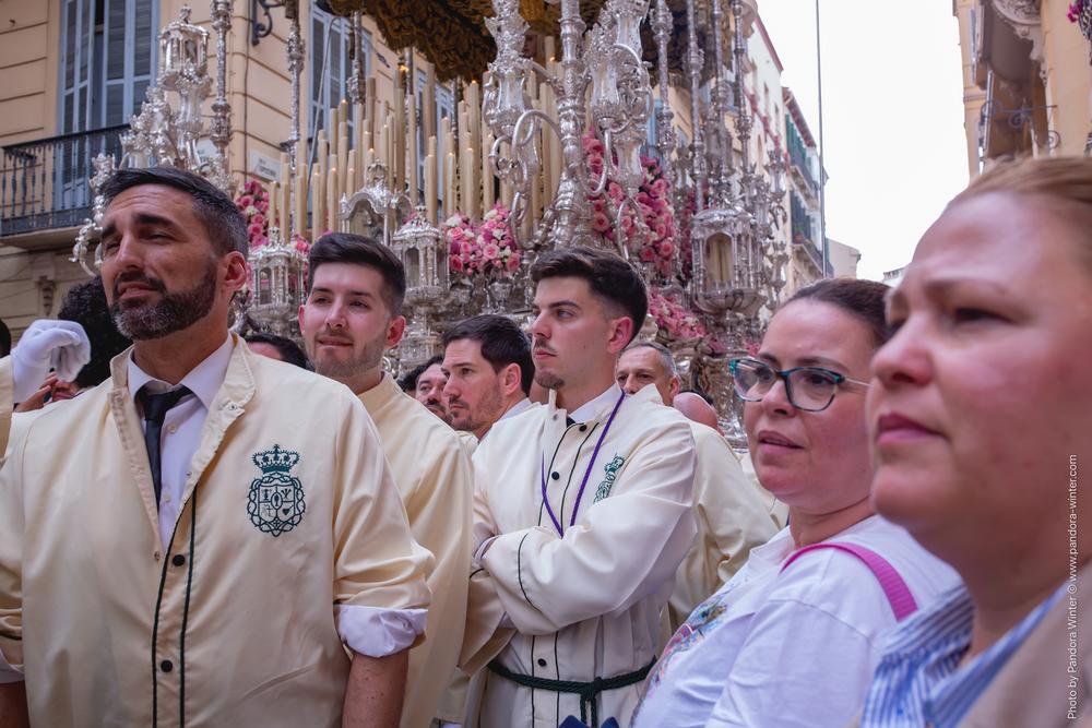 Semana Santa 2025, Domingo de Ramos, Lágrimas y Favores