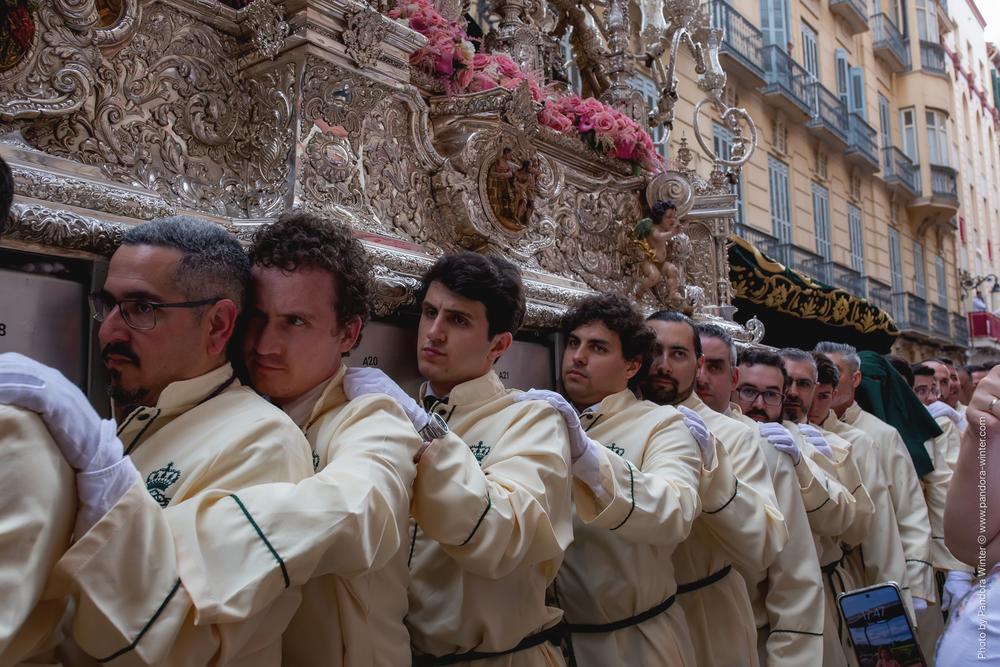 Semana Santa 2025, Domingo de Ramos, Lágrimas y Favores
