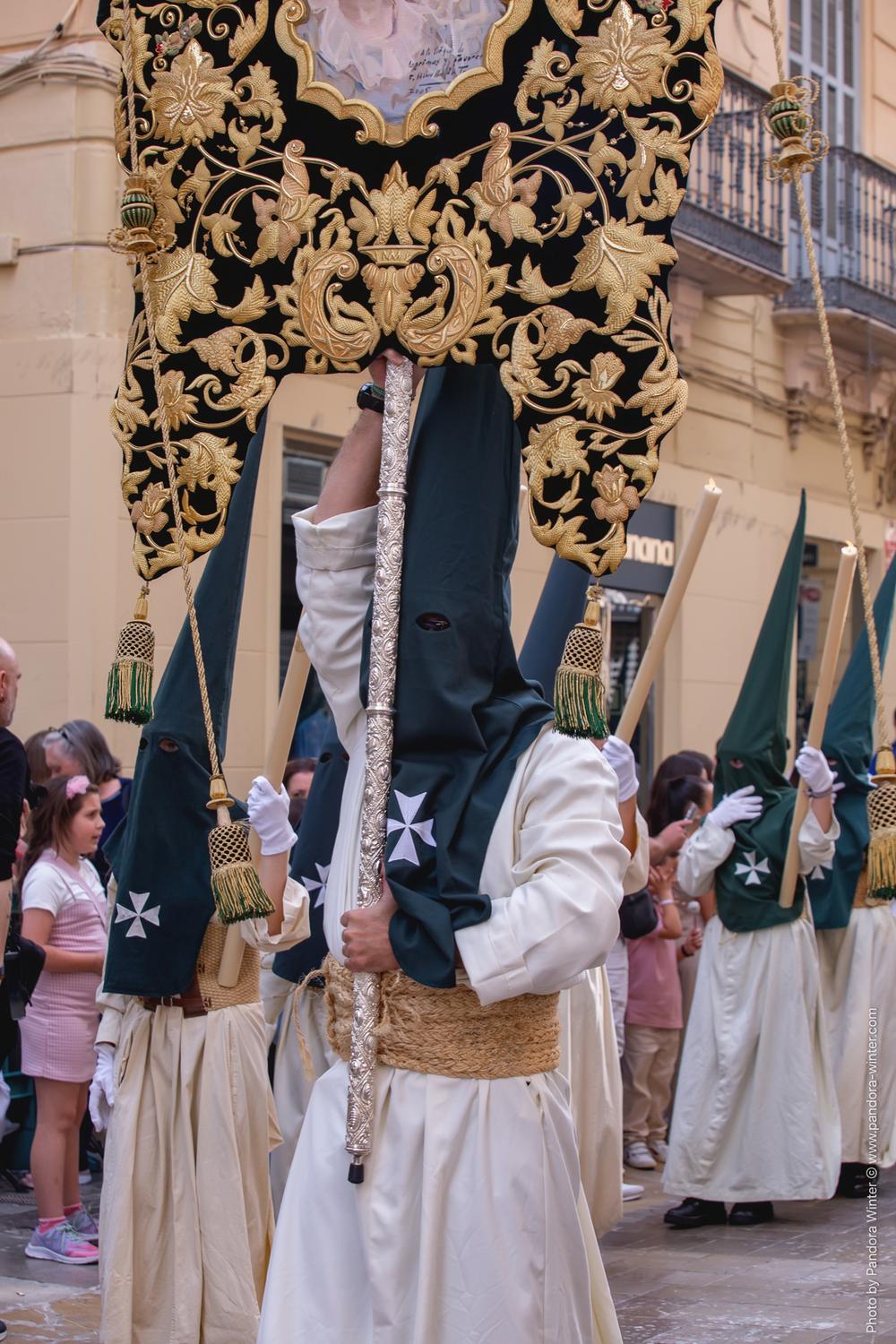 Semana Santa 2025, Domingo de Ramos, Lágrimas y Favores