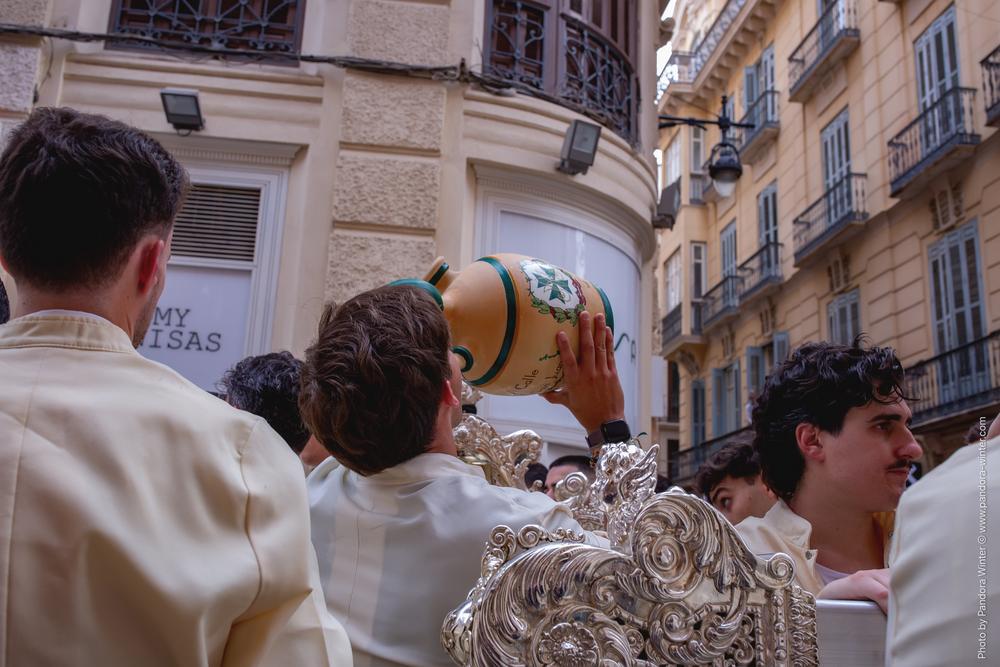 Semana Santa 2025, Domingo de Ramos, Lágrimas y Favores
