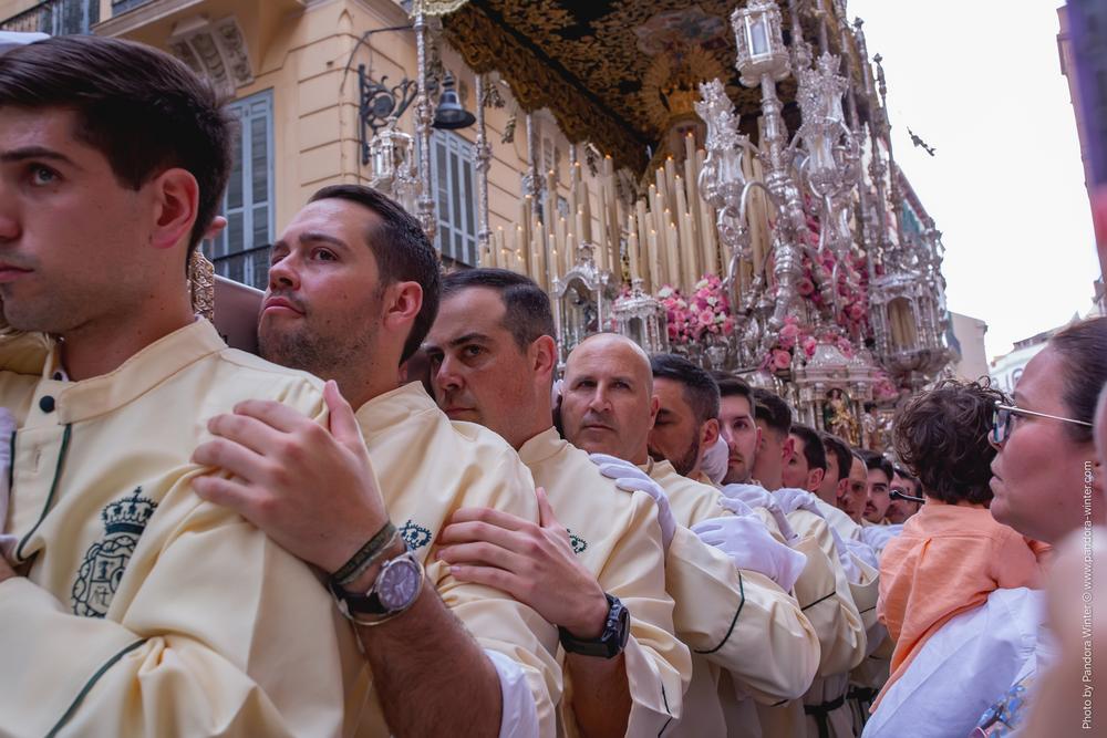 Semana Santa 2025, Domingo de Ramos, Lágrimas y Favores