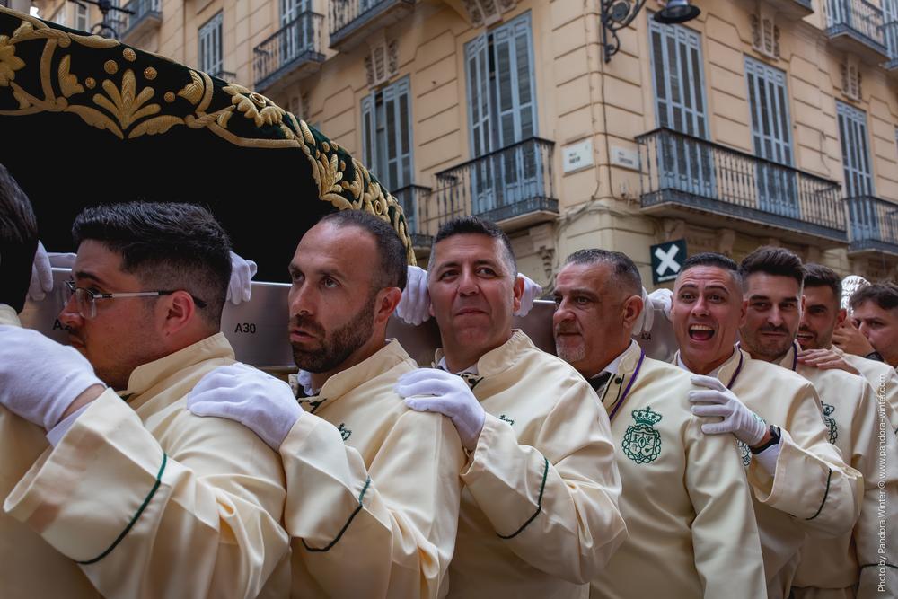 Semana Santa 2025, Domingo de Ramos, Lágrimas y Favores