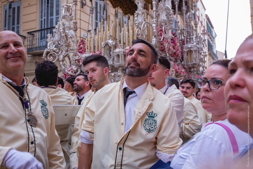 Semana Santa 2025, Domingo de Ramos, Lágrimas y Favores