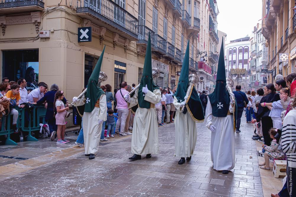 Semana Santa 2025, Domingo de Ramos, Lágrimas y Favores