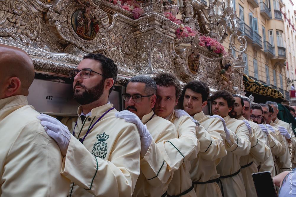 Semana Santa 2025, Domingo de Ramos, Lágrimas y Favores
