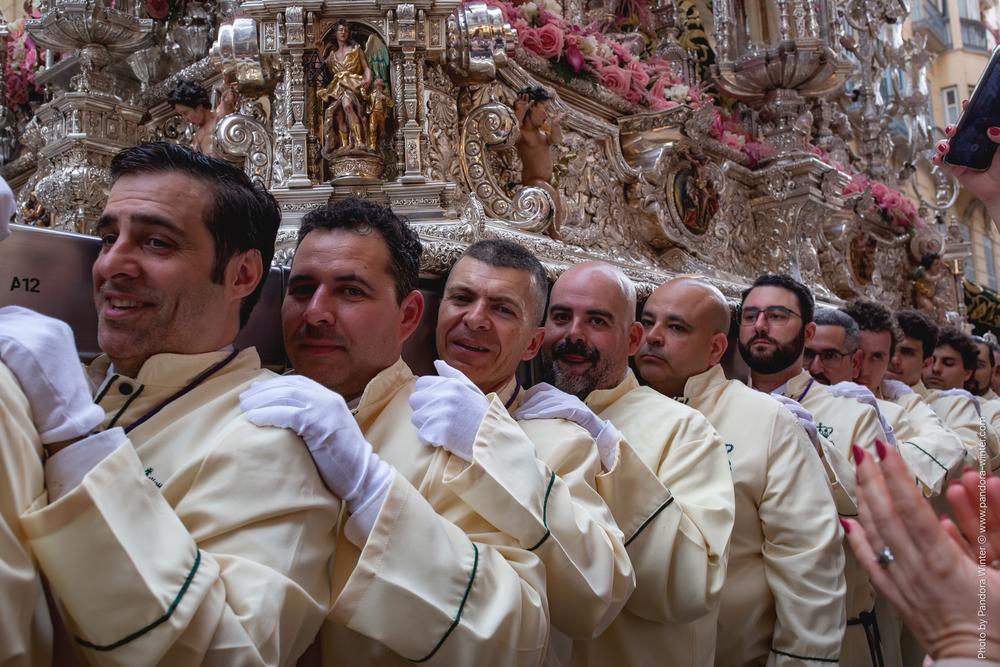 Semana Santa 2025, Domingo de Ramos, Lágrimas y Favores