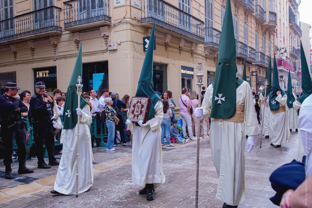 Semana Santa 2025, Domingo de Ramos, Lágrimas y Favores