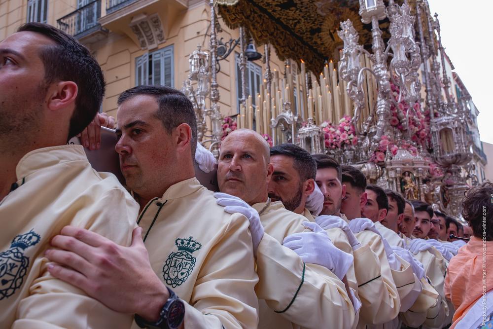 Semana Santa 2025, Domingo de Ramos, Lágrimas y Favores