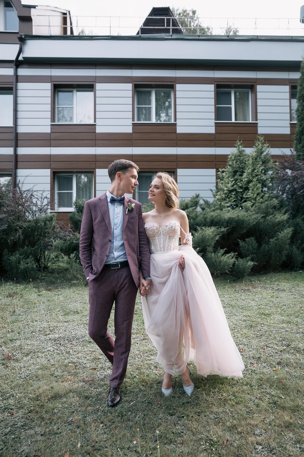 Polina & Maxim in Russia