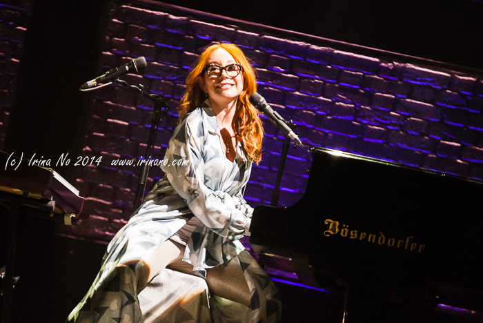 Concert Photos - Tori Amos, Toronto, Massey Hall 8/08/2014