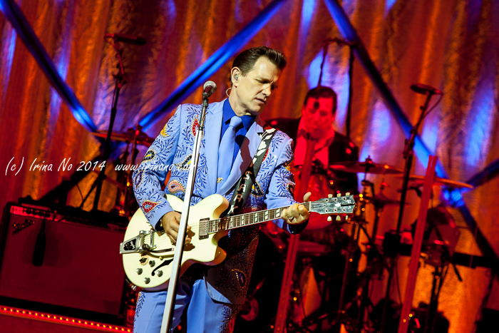 Concert Photos - Chris Isaak