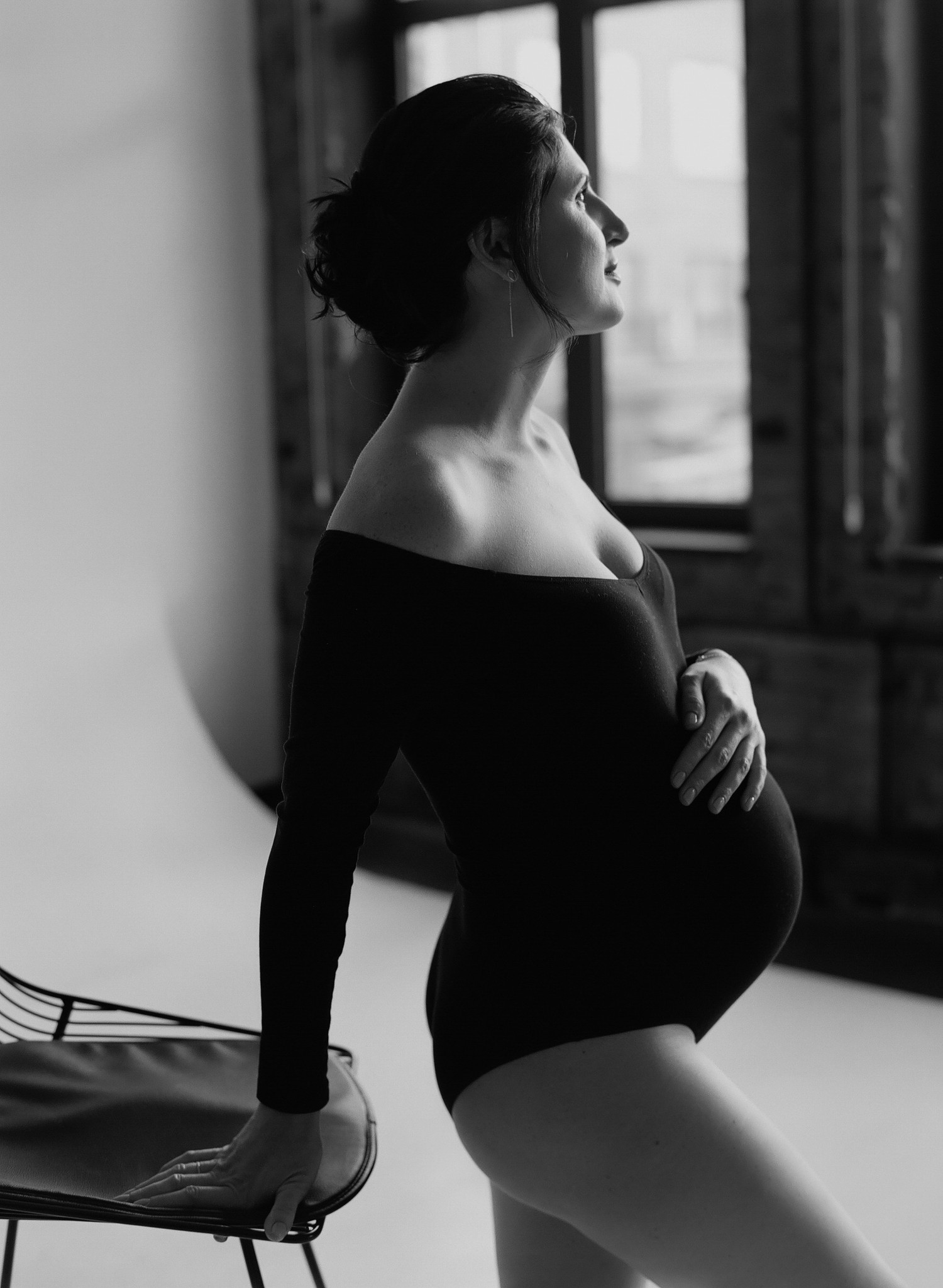 Pregnancy Photo Session Photo Studio Fabric Background Black Bodysuit Tights  Stock Photo by ©Blokhin_Oleg@mail.ru 438986656