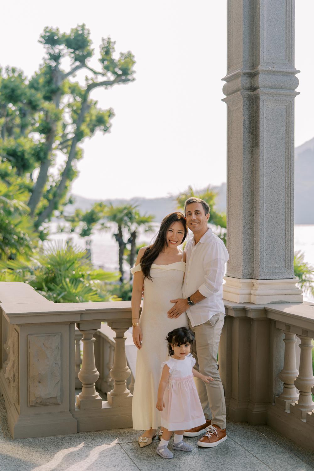 Pregnancy and Family photoshoot on Lake Como