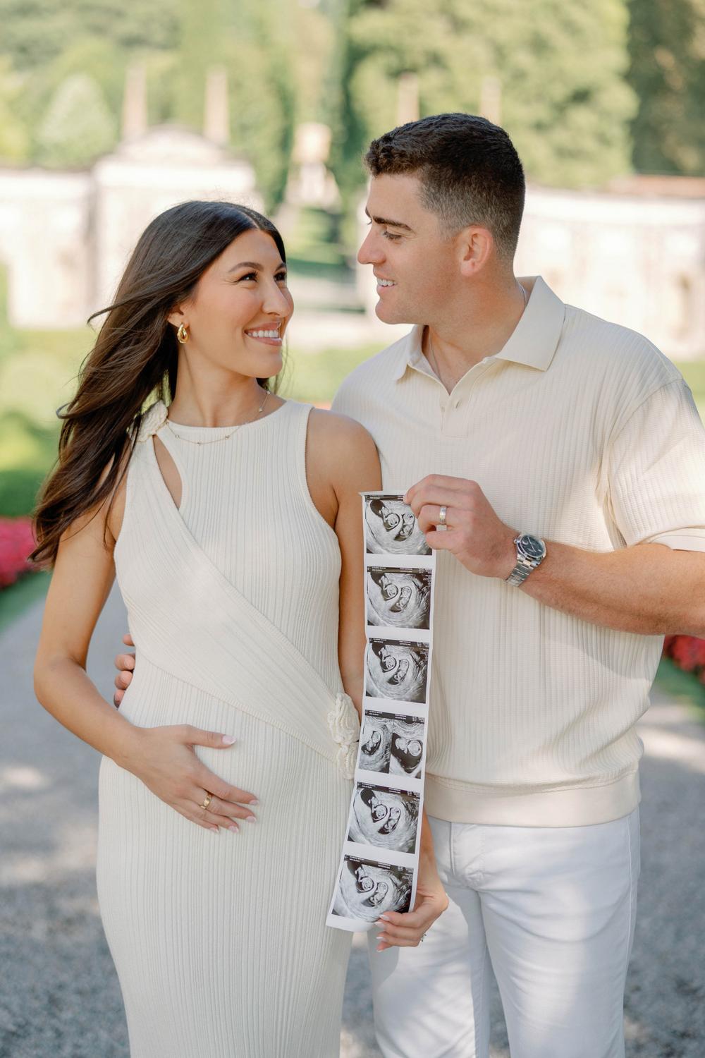 Pregnancy announcement. Villa D'Este. Lake Como